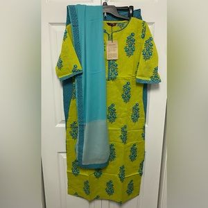 Indian Pakistani Desi Clothing Short Sleeve Kurta Set with Dupatta